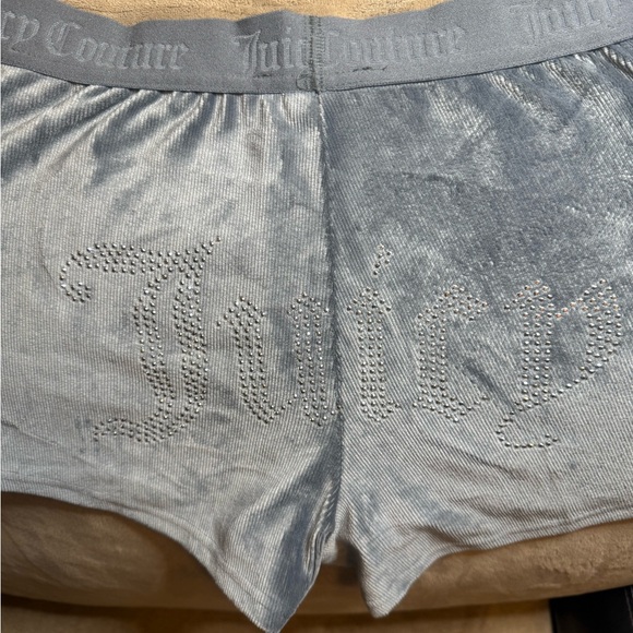 **2 4 PRICE OF ONE:))** Juicy Couture Women’s Size Small Gray Velour Shorts JCT - Picture 5 of 7